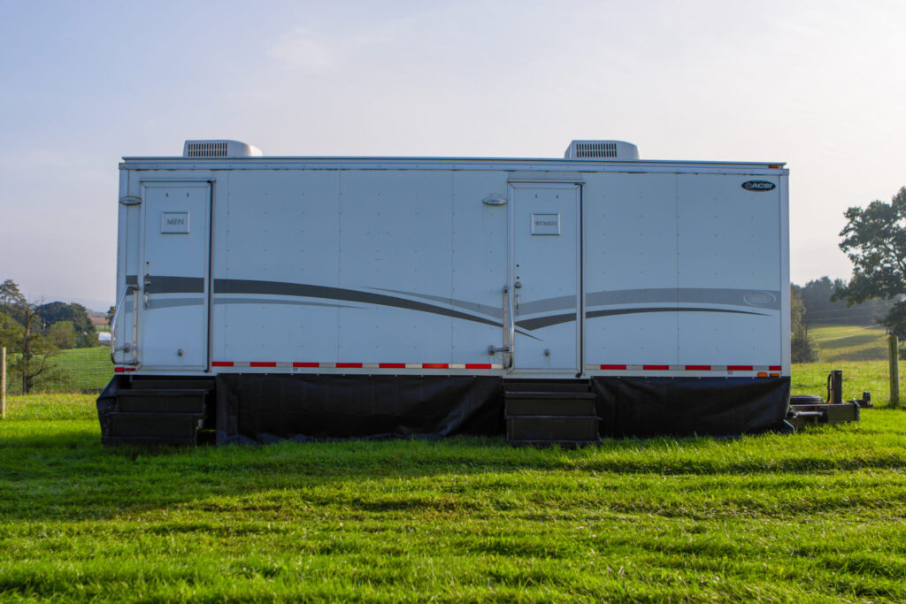 Multiple unit luxury restroom trailer.